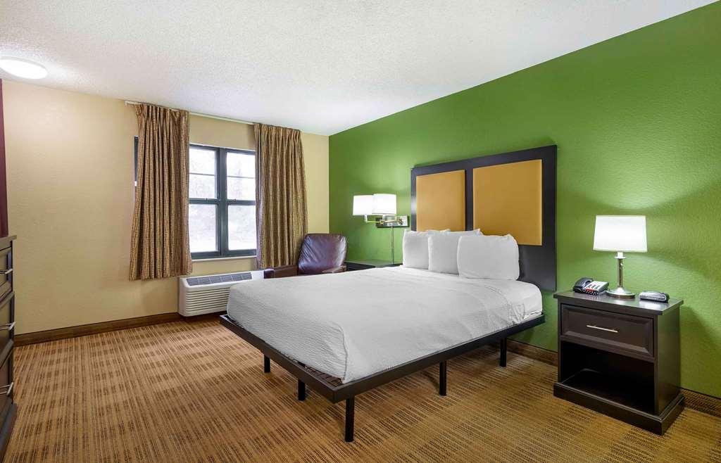 Suburban Studios Columbus Bradley Park Habitación foto