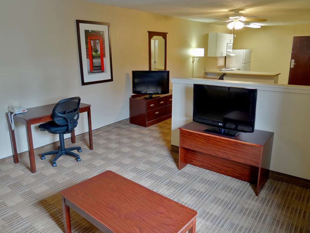 Suburban Studios Columbus Bradley Park Habitación foto