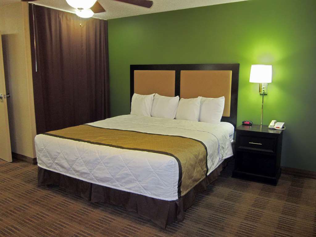Suburban Studios Columbus Bradley Park Habitación foto